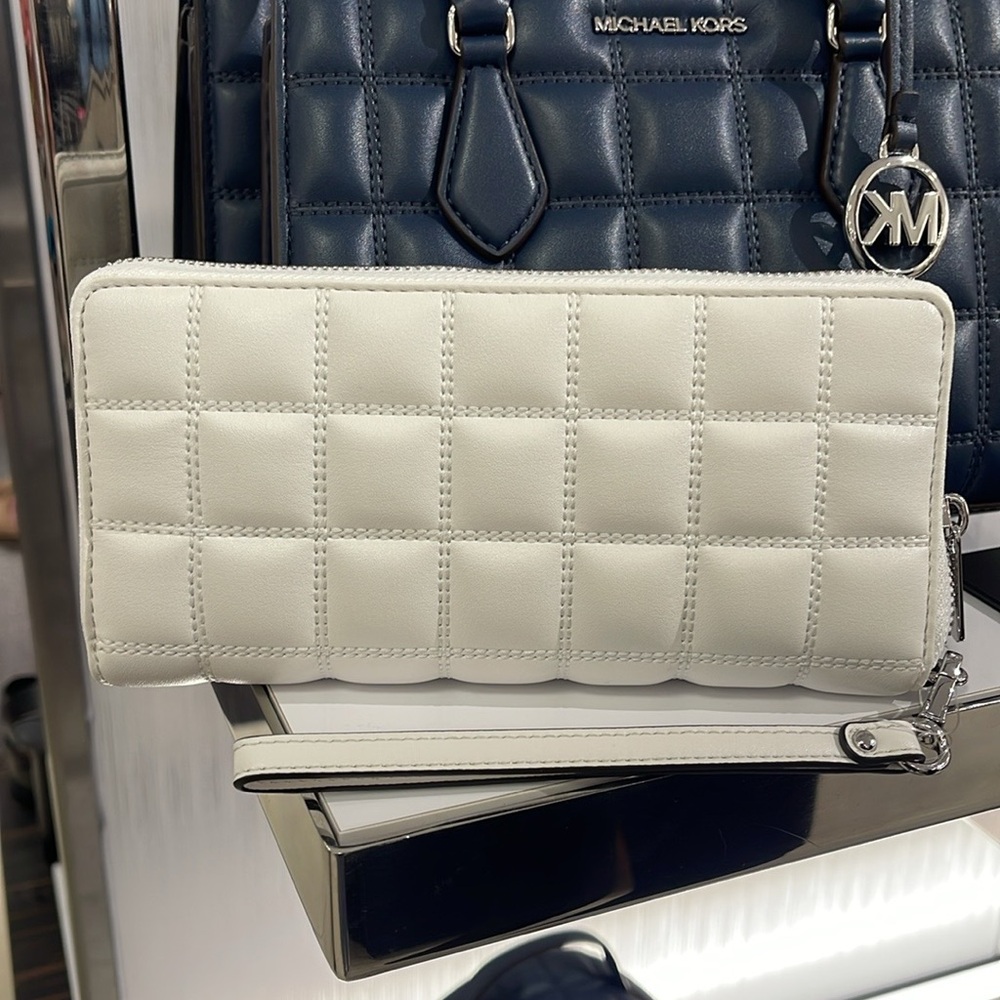 MICHAEL KORS Continental Wristlet Phone Case Wallet 
Optic White 
NWT - Picture 8 of 16